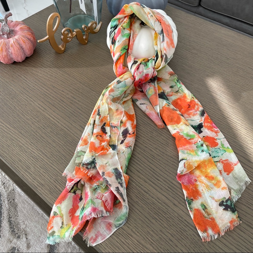 Sak Fifth Avenue scarf